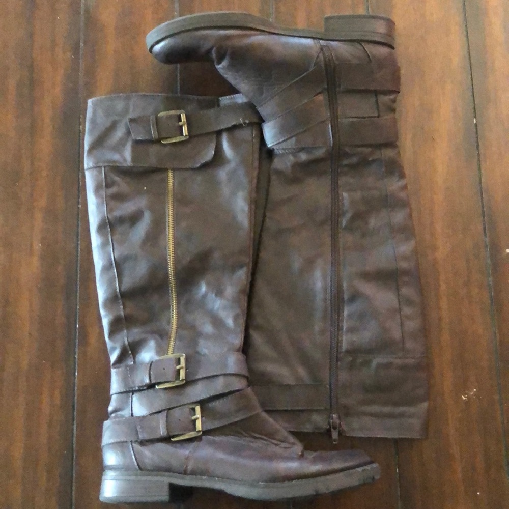 Brown boots